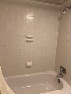 Quality Quarters Inn