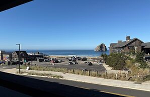 Inn at Cape Kiwanda