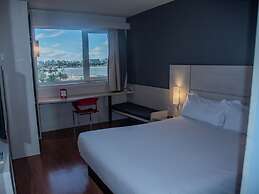 Hotel ibis Montevideo Rambla