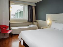 Hotel ibis Montevideo Rambla