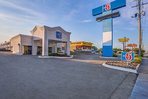 Motel 6 Jacksonville, NC