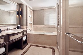 The Ritz-Carlton, Santiago