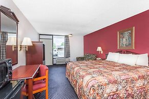 Days Inn by Wyndham Martin