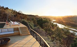 The Outpost & Pel's Post