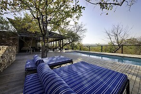 The Outpost & Pel's Post