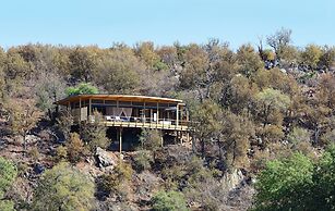 The Outpost & Pel's Post