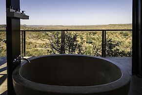 The Outpost & Pel's Post