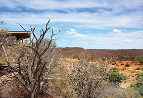 The Outpost & Pel's Post