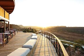 The Outpost & Pel's Post