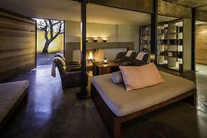 The Outpost & Pel's Post