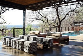 The Outpost & Pel's Post