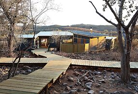 The Outpost & Pel's Post