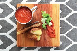 The Outpost & Pel's Post