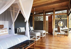 The Outpost & Pel's Post