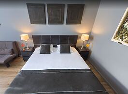 Hotel Chariot
