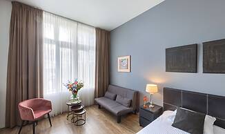 Hotel Chariot