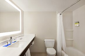 Holiday Inn Express Sarasota East - I-75 by IHG