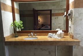 Mayaland Hotel & Bungalows