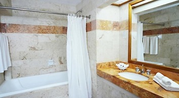 Mayaland Hotel & Bungalows