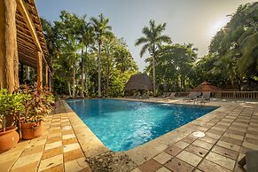 Mayaland Hotel & Bungalows