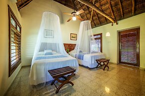 Mayaland Hotel & Bungalows