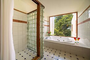 Mayaland Hotel & Bungalows