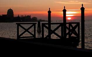 Russo Palace Hotel