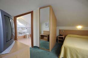 Russo Palace Hotel