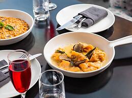 Novotel Bahrain Al Dana Resort