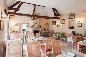 Logis Le Domaine De Valaudran