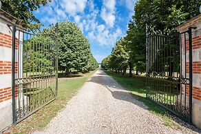 Logis Le Domaine De Valaudran