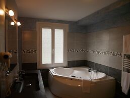 Logis Le Domaine De Valaudran