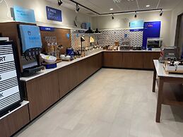 Holiday Inn Express & Suites Elyria by IHG