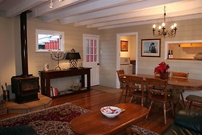 Treetops Lodge & Estate