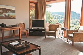 Treetops Lodge & Estate