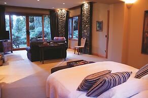 Treetops Lodge & Estate