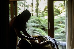 Treetops Lodge & Estate