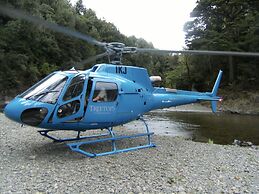 Treetops Lodge & Estate