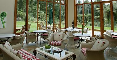 Treetops Lodge & Estate