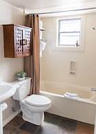 Vineyard Court Designer Suites Hotel