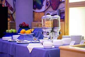 Pacific Hotel Fortino