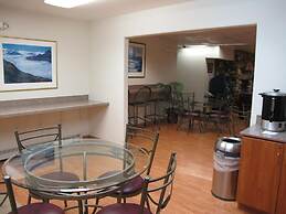 Microtel Inn & Suites by Wyndham Eagle River/Anchorage Area