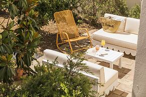 Hôtel La Tartane Saint -Tropez