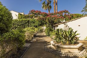 Hôtel La Tartane Saint -Tropez