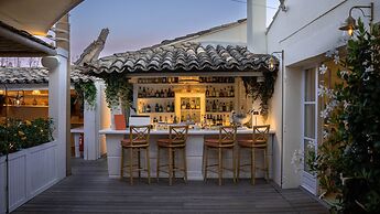Hôtel La Tartane Saint -Tropez