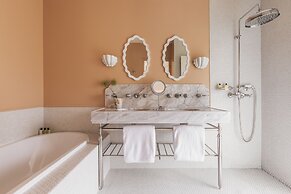 Hôtel La Tartane Saint -Tropez