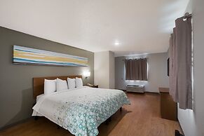 HomeTowne Studios by Red Roof Covington, GA