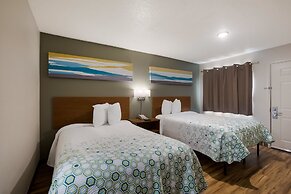 HomeTowne Studios by Red Roof Covington, GA