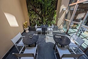 Globus Urban Hotel