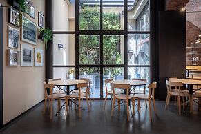 Globus Urban Hotel